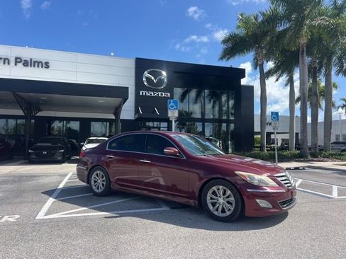 Used 2013 Hyundai Genesis 3.8 RWD image 5