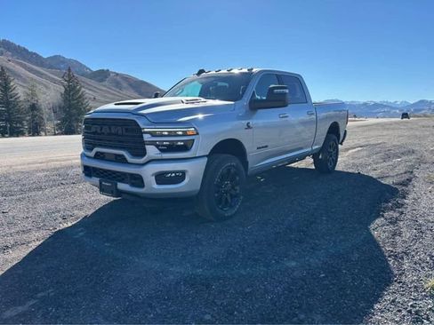 New 2026 RAM 2500 Laramie AWD/4WD image 2