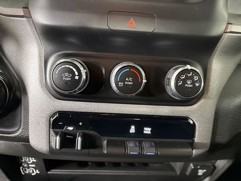 Used 2023 RAM 2500 Tradesman w/ Chrome Appearance Group image 18