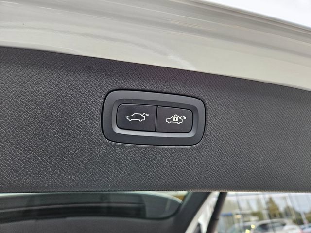 Used 2025 Volvo XC90 B6 Ultra w/ Protection Package Premier AWD/4WD image 13