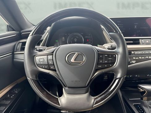 Used 2019 Lexus ES 300h w/ Premium Package FWD image 13
