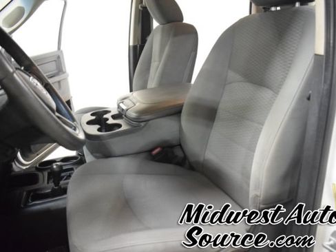 Used 2018 RAM 3500 Tradesman w/ Chrome Appearance Group AWD/4WD image 11