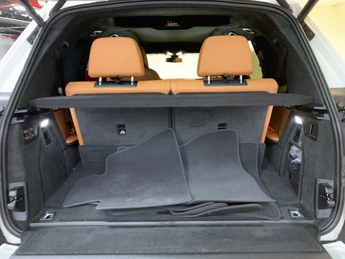 Used 2022 BMW X7 xDrive40i w/ M Sport Package AWD/4WD image 69
