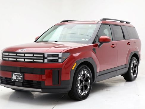 Used 2025 Hyundai Santa Fe SEL image 2