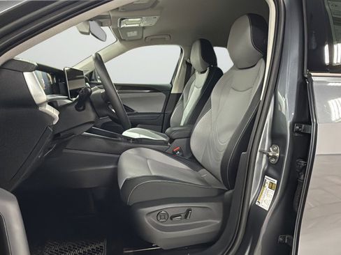 New 2026 Volkswagen Tiguan SE AWD/4WD image 17