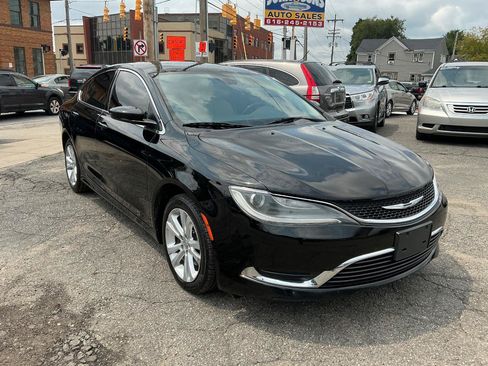 Used 2015 Chrysler 200 Limited w/ Convenience Group FWD image 2