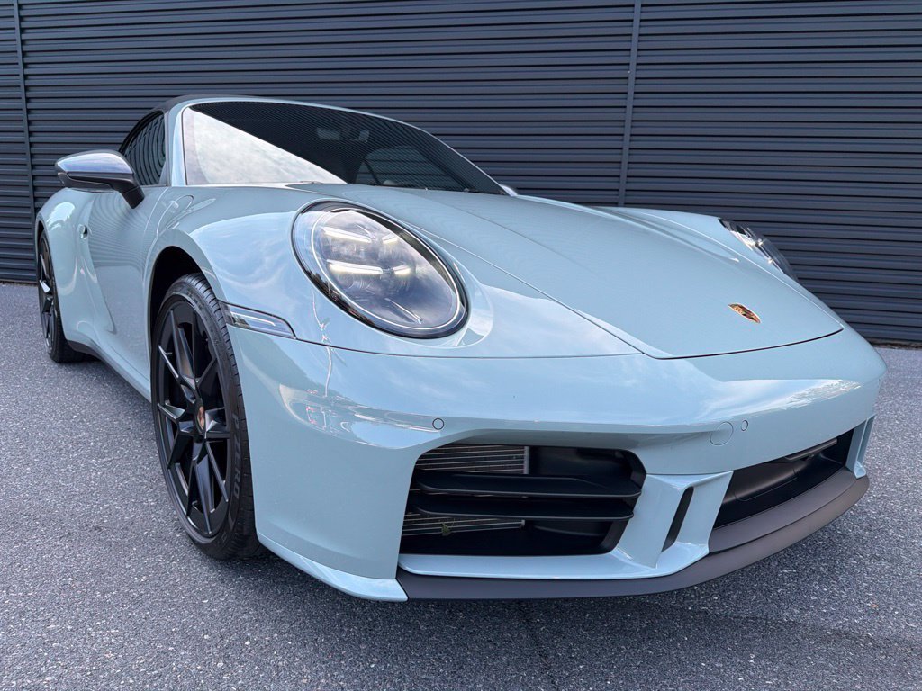 Certified 2025 Porsche 911 Carrera T RWD image 8
