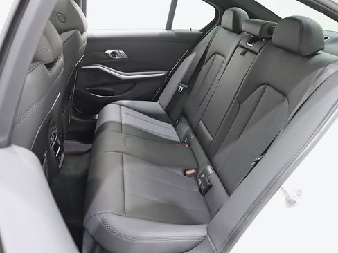 Used 2021 BMW 330i xDrive Sedan w/ M Sport Package image 31