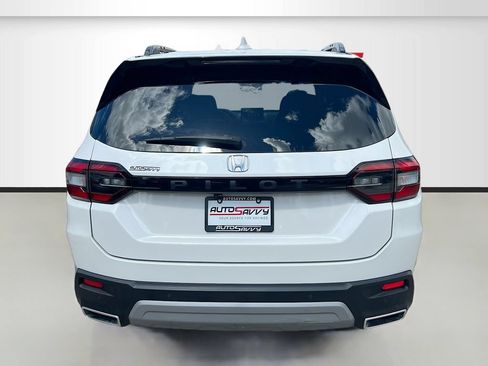 Used 2024 Honda Pilot Elite image 6
