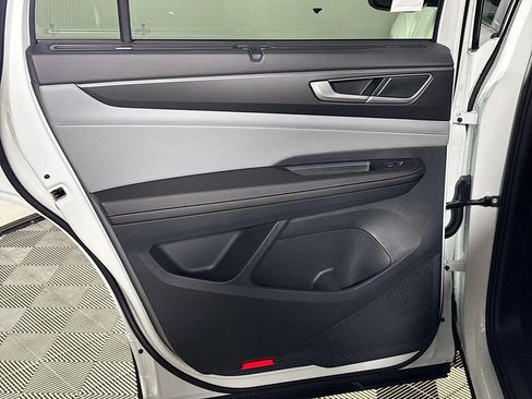 New 2026 Volkswagen Atlas Peak Edition image 19