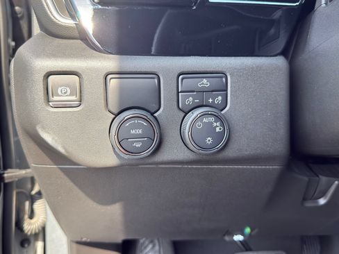 Used 2024 Chevrolet Silverado 1500 LT RWD image 26