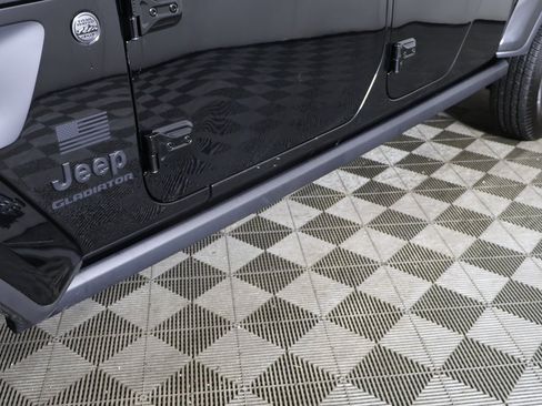 Used 2023 Jeep Gladiator Sport image 13