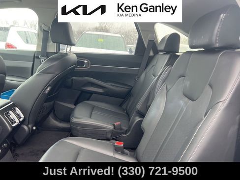 Certified 2023 Kia Sorento EX w/ Panoramic Sunroof Package image 10