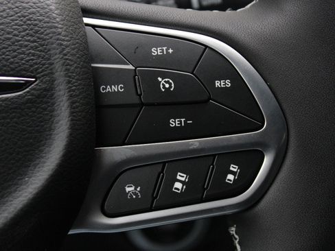 New 2026 Chrysler Pacifica Select image 19