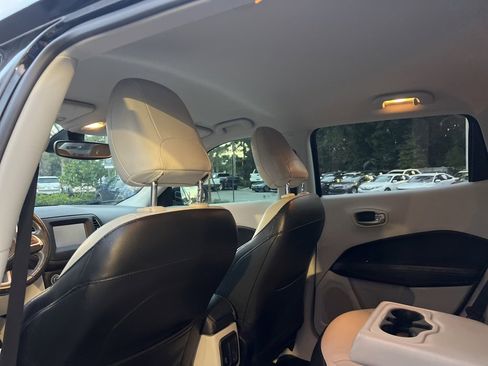 Used 2021 Jeep Compass Latitude image 36