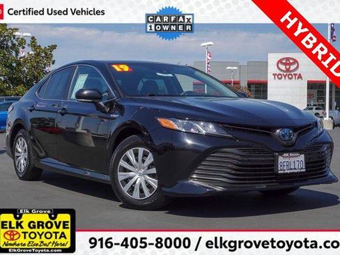 Certified 2019 Toyota Camry LE image 1