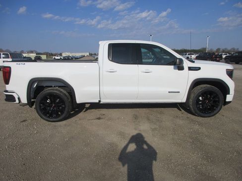 New 2026 GMC Sierra 1500 Elevation image 3