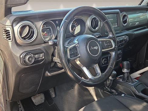 Used 2020 Jeep Wrangler Unlimited Sahara AWD/4WD image 15