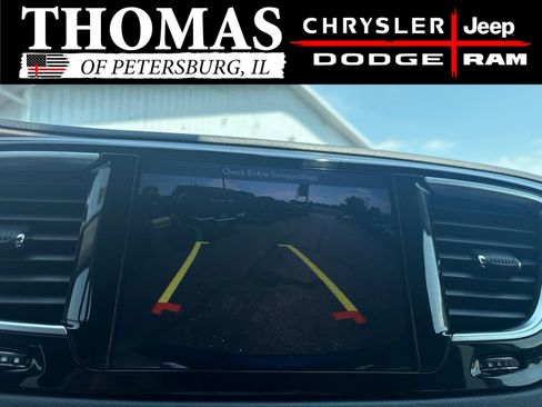 Used 2018 Chrysler Pacifica Touring-L Plus w/ Tire & Wheel Group FWD image 16
