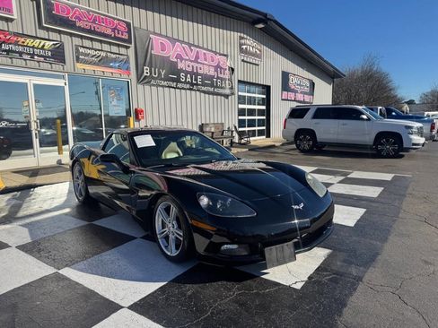 Used 2005 Chevrolet Corvette Coupe w/ Preferred Equipment Group image 3