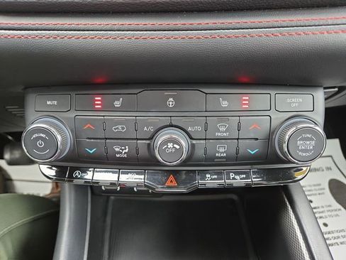 Used 2023 Dodge Durango GT image 24