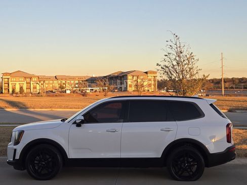 Used 2021 Kia Telluride SX w/ Nightfall Edition Package image 4