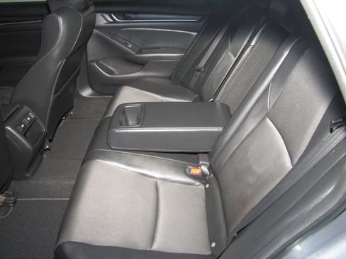Used 2022 Honda Accord Sport image 12
