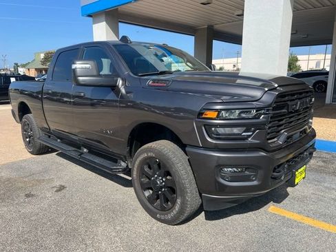 Used 2025 RAM 2500 Big Horn AWD/4WD image 2