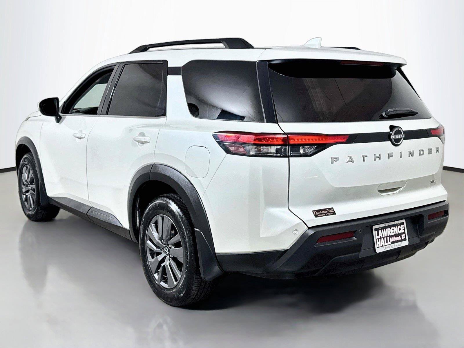 Used 2022 Nissan Pathfinder SV FWD image 6