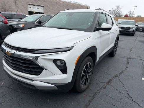 Used 2025 Chevrolet TrailBlazer LT image 1