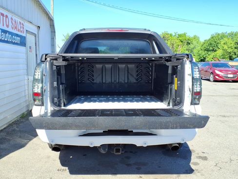 Used 2008 Chevrolet Avalanche LTZ w/ LTZ Preferred Equipment Group AWD/4WD image 5