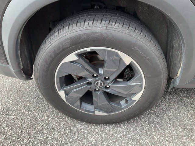 Used 2025 Nissan Rogue SV FWD image 10