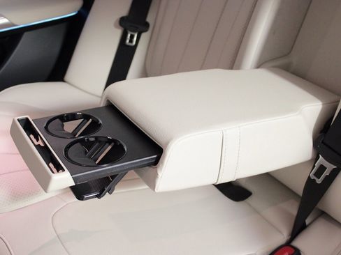 New 2026 Mercedes-Benz E 350 4MATIC Sedan image 27