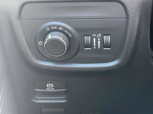 Certified 2025 Jeep Grand Cherokee Laredo w/ Trailer Tow Package image 30