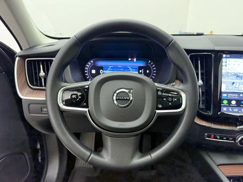 Certified 2024 Volvo XC60 B5 Plus AWD/4WD image 15