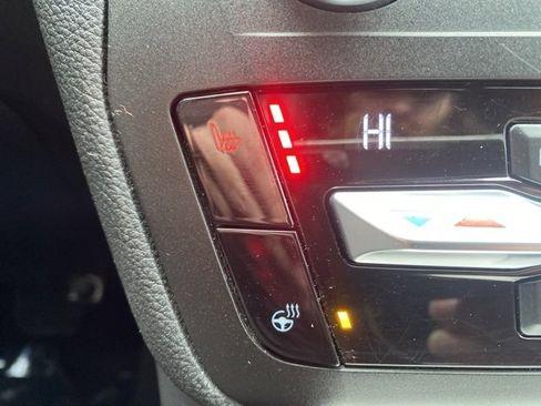 Used 2020 Ford Explorer XLT w/ Comfort Package image 22