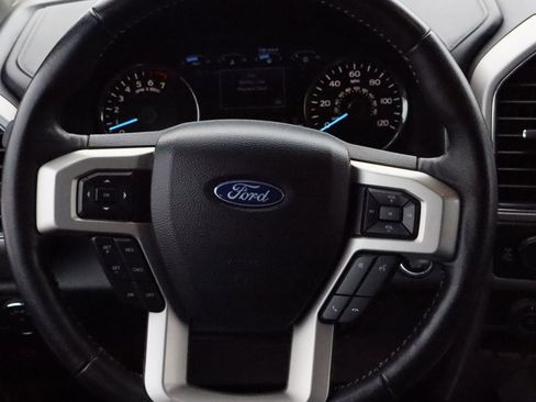 Used 2019 Ford F150 Lariat w/ Max Trailer Tow Package image 9