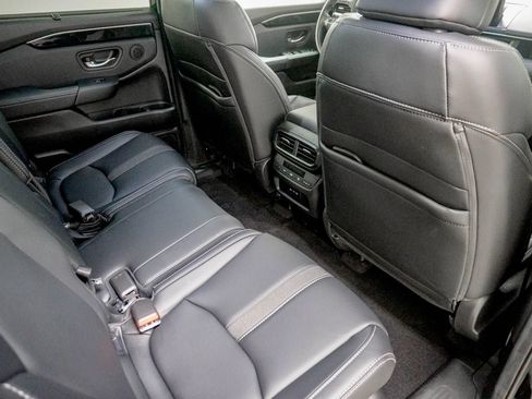 Used 2025 Honda Pilot EX-L image 34