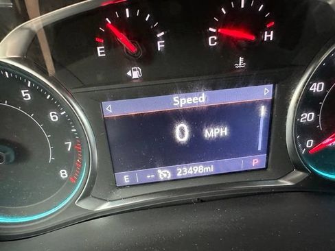 Used 2023 Chevrolet Traverse LT FWD image 11