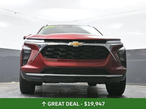 Used 2025 Chevrolet Trax LT FWD image 55