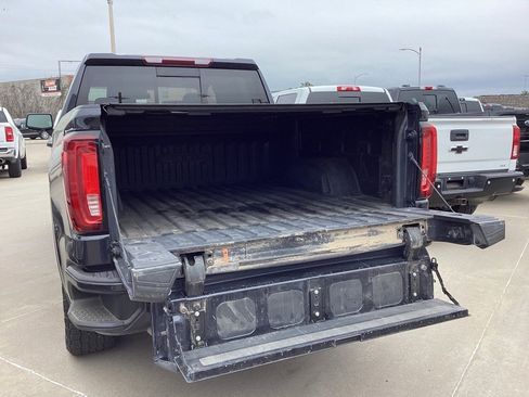 Used 2023 GMC Sierra 1500 AT4 w/ AT4 Preferred Package image 3