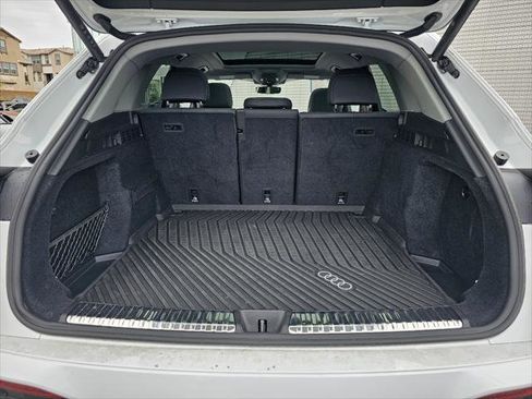 Used 2025 Audi Q5 Premium w/ Convenience Package AWD/4WD image 7