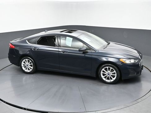 Used 2020 Ford Fusion SE image 48