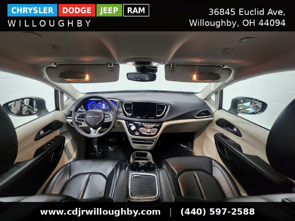 Used 2023 Chrysler Pacifica Touring-L AWD/4WD image 26