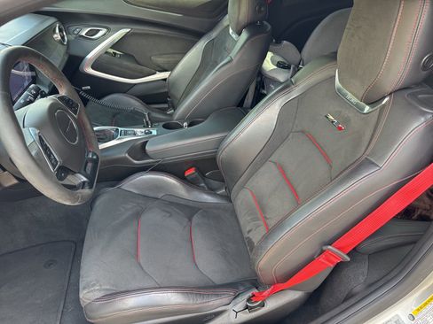 Used 2019 Chevrolet Camaro ZL1 image 9