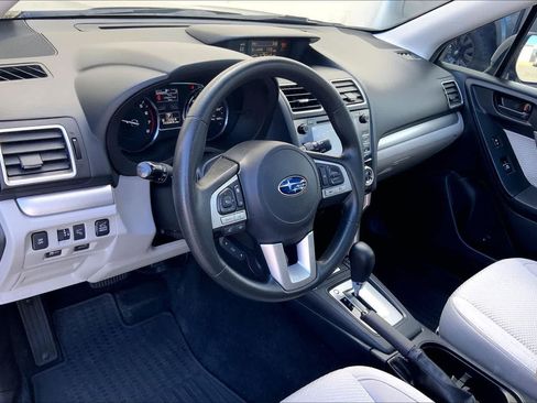 Used 2017 Subaru Forester 2.5i Premium AWD/4WD image 2