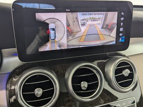 Used 2021 Mercedes-Benz GLC 300 4MATIC image 20