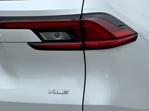 Used 2025 Toyota Grand Highlander AWD image 34