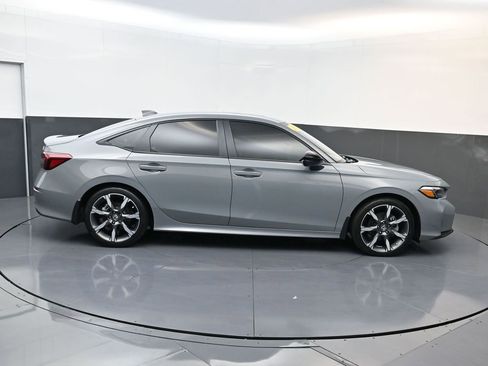 Used 2025 Honda Civic Sport image 2