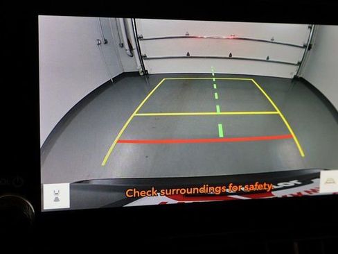 Used 2025 Toyota RAV4 XLE image 24